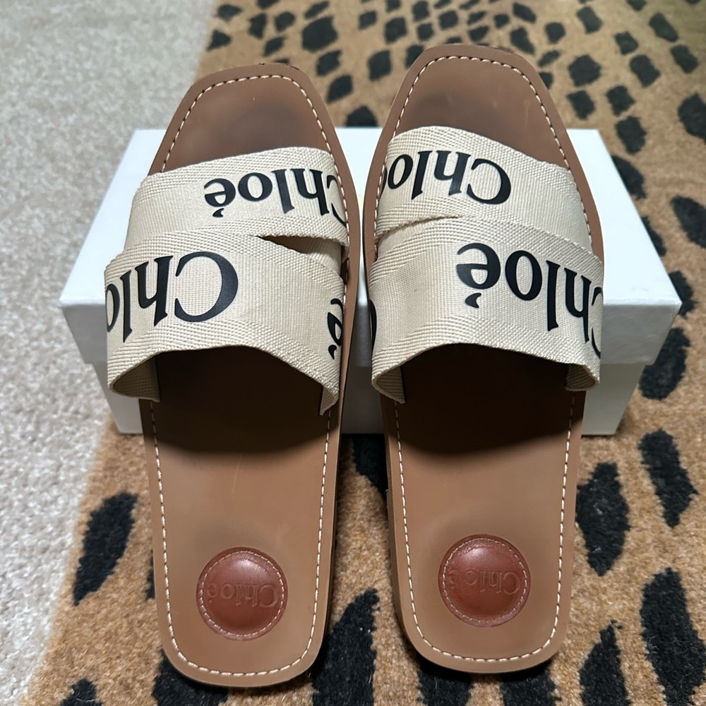 Chloe Woody Cream and Brown Slide Sandals with Wide Strap
